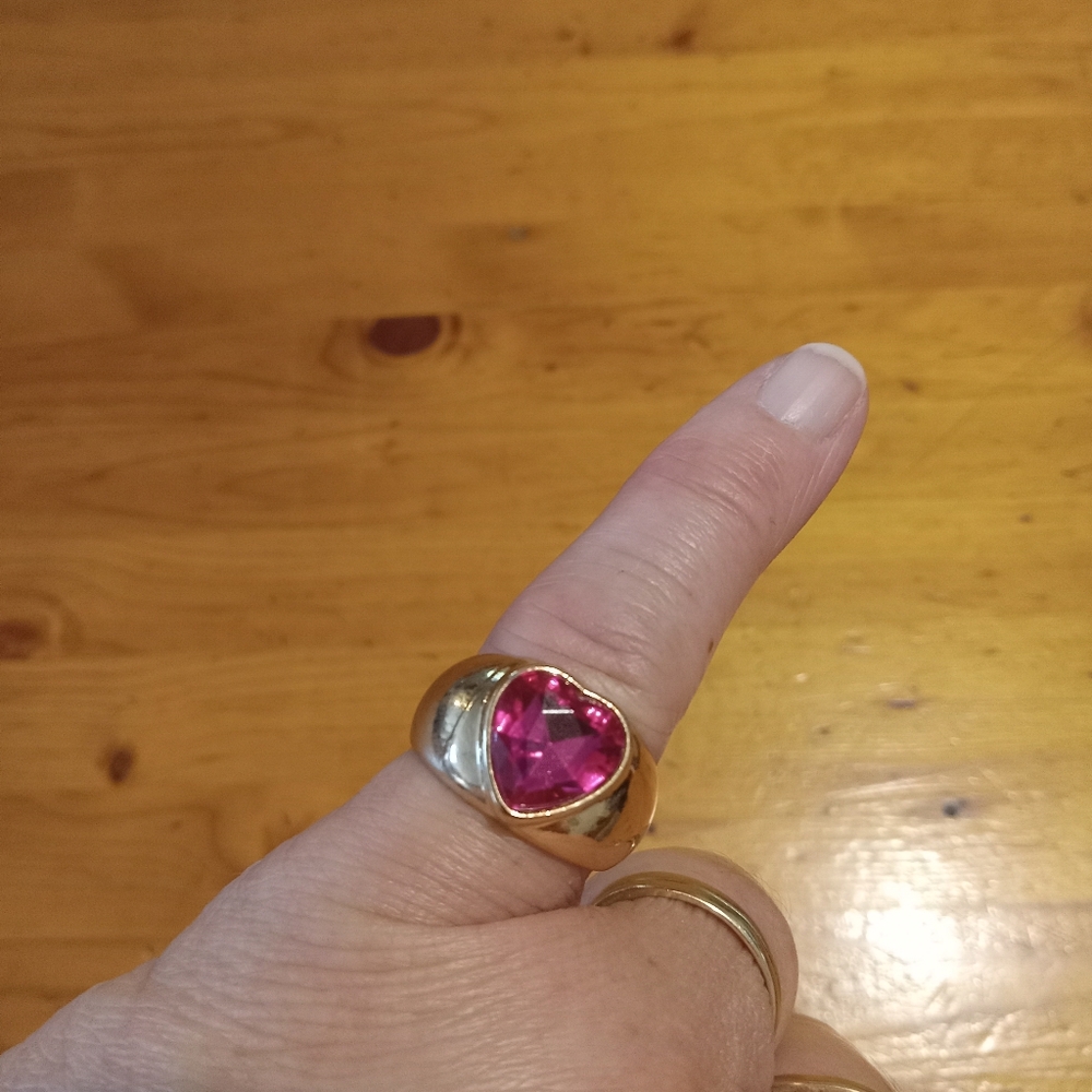 Small Pink and Gold Tone Ring with Heart Design - Picture 6 of 8